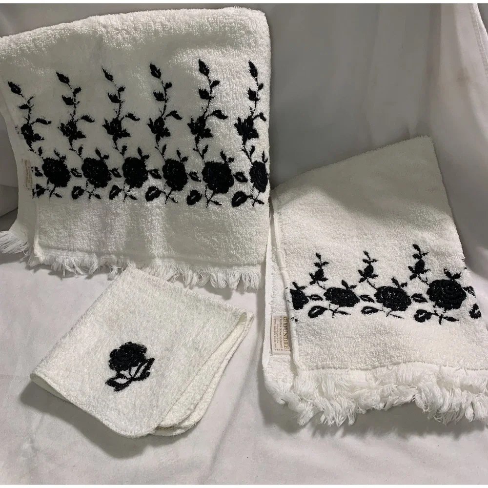 Vintage Dundee White Black Embroidered Towel Set 3 Pieces Bath Hand Wash USA